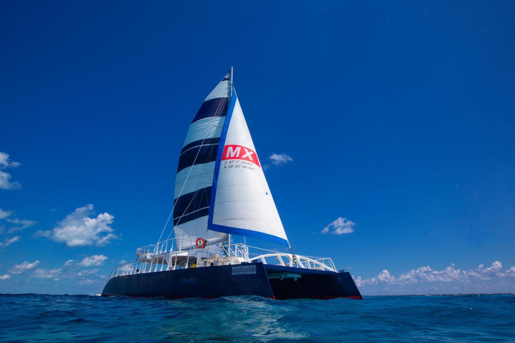Hotel Xcaret Mexico All Parks All Fun Inclusive Playa del Carmen Esterno foto A catamaran